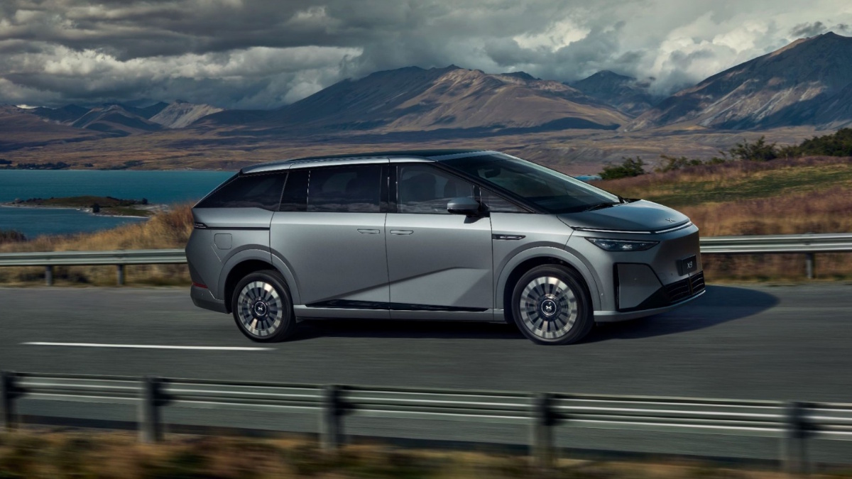 Mercedes GLB Electric seven seat EV Europe - xpeng X9 UK